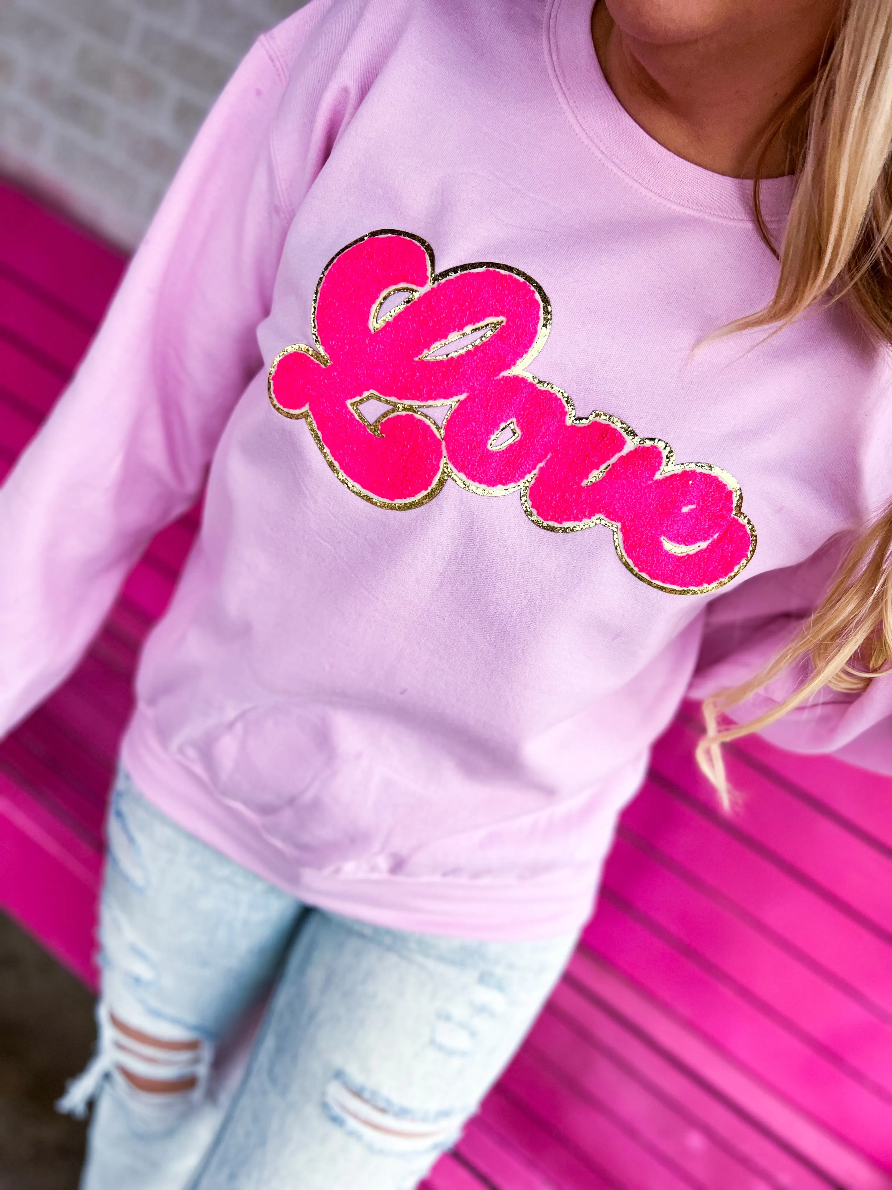 Love patch crewneck