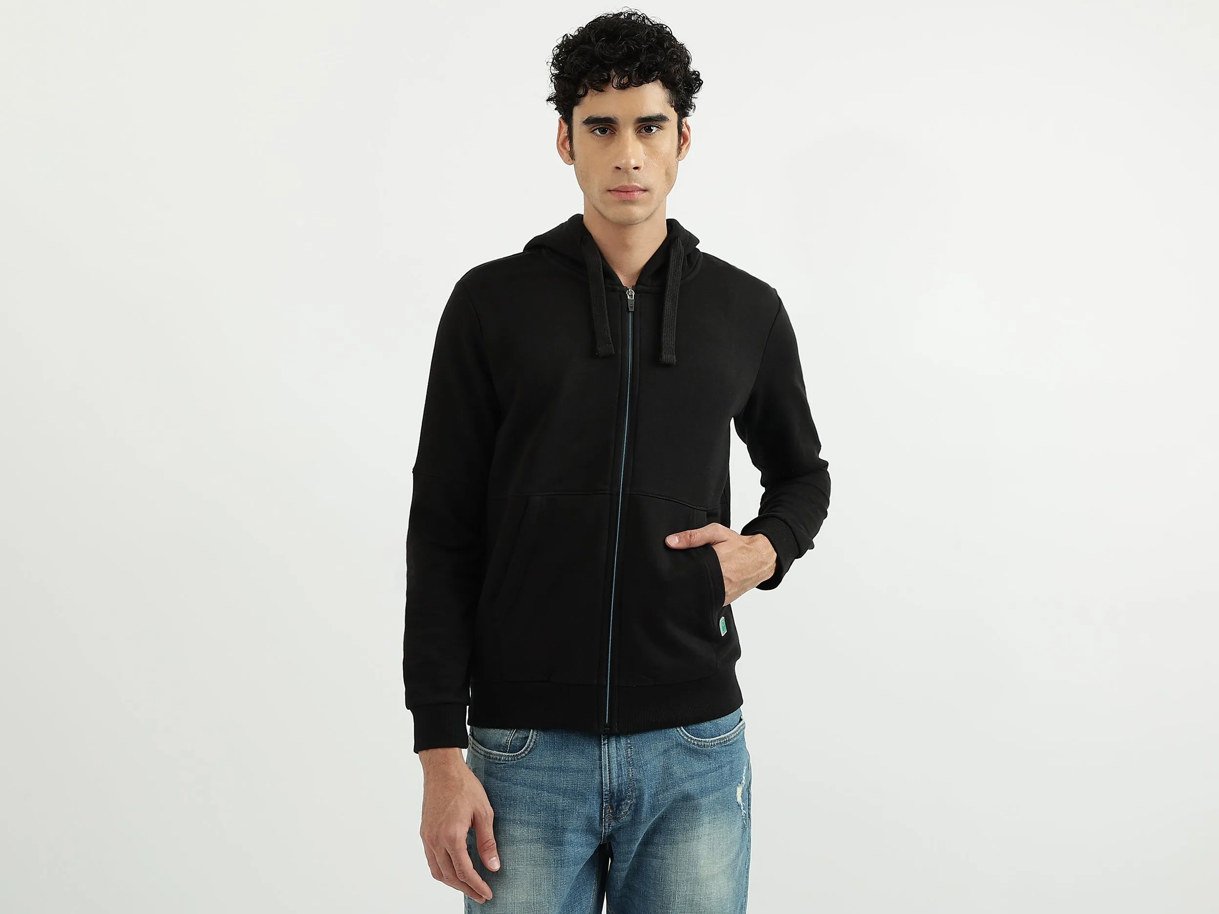Men Solid Hooded Neck Sweatshirt