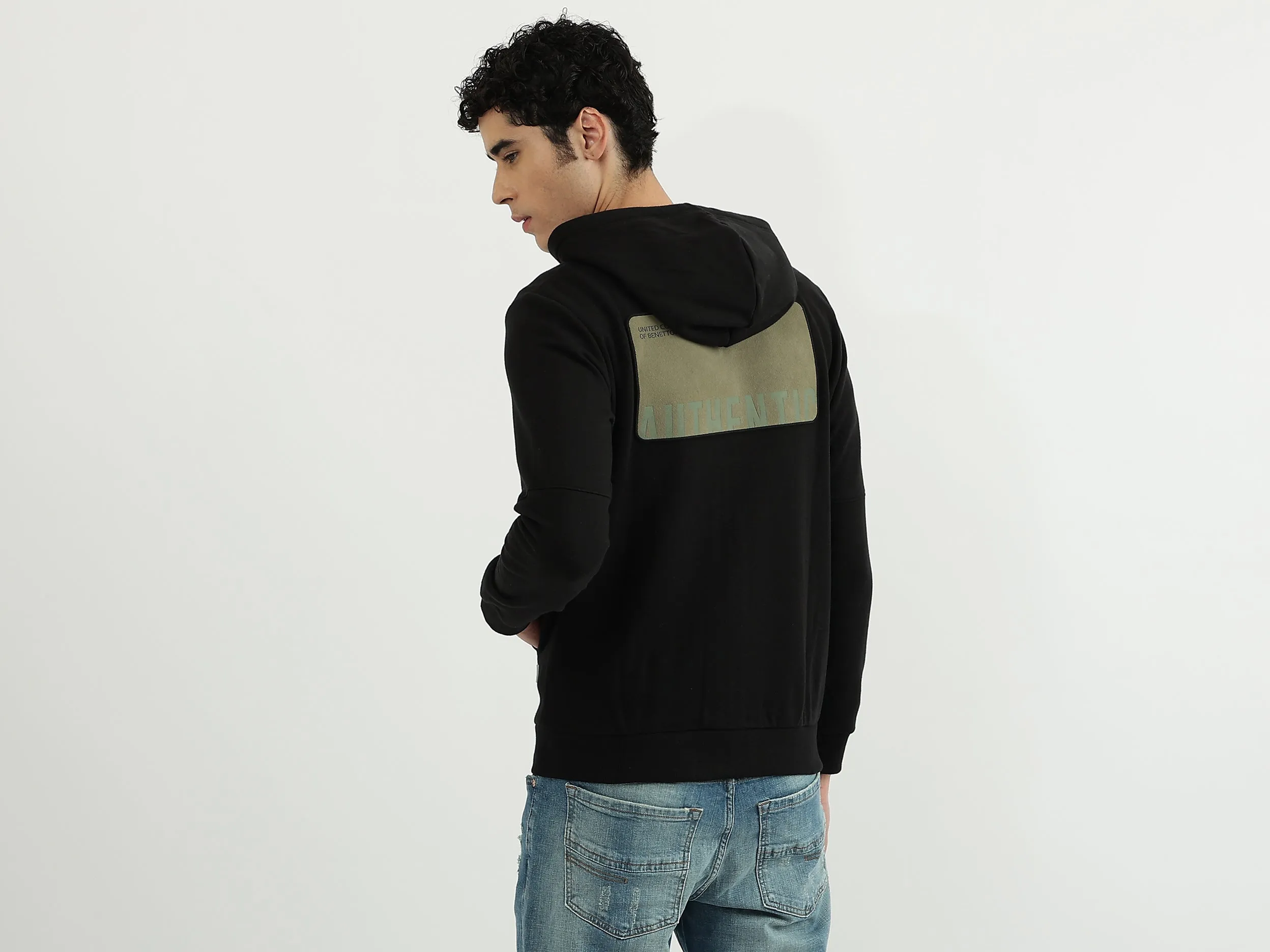 Men Solid Hooded Neck Sweatshirt