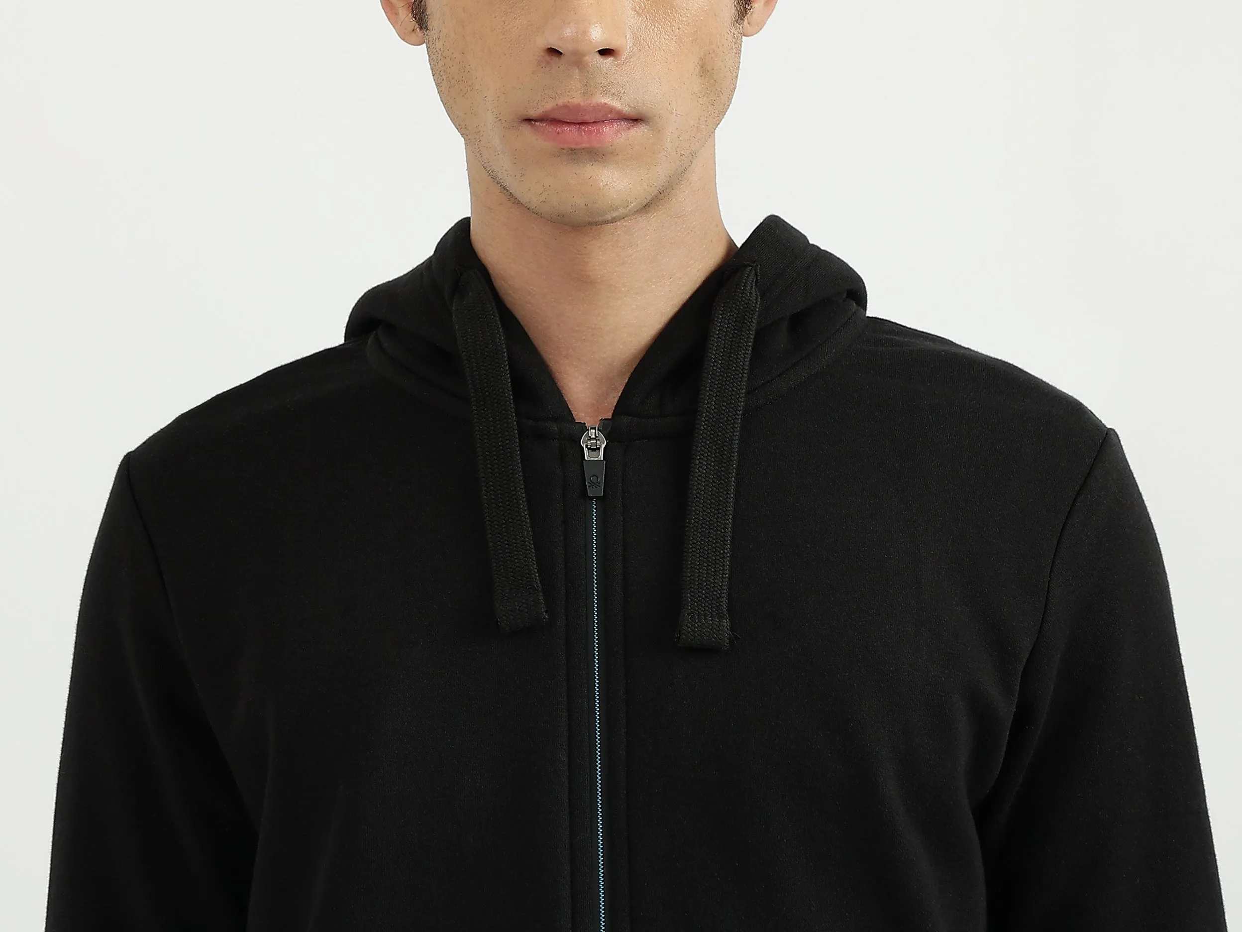 Men Solid Hooded Neck Sweatshirt