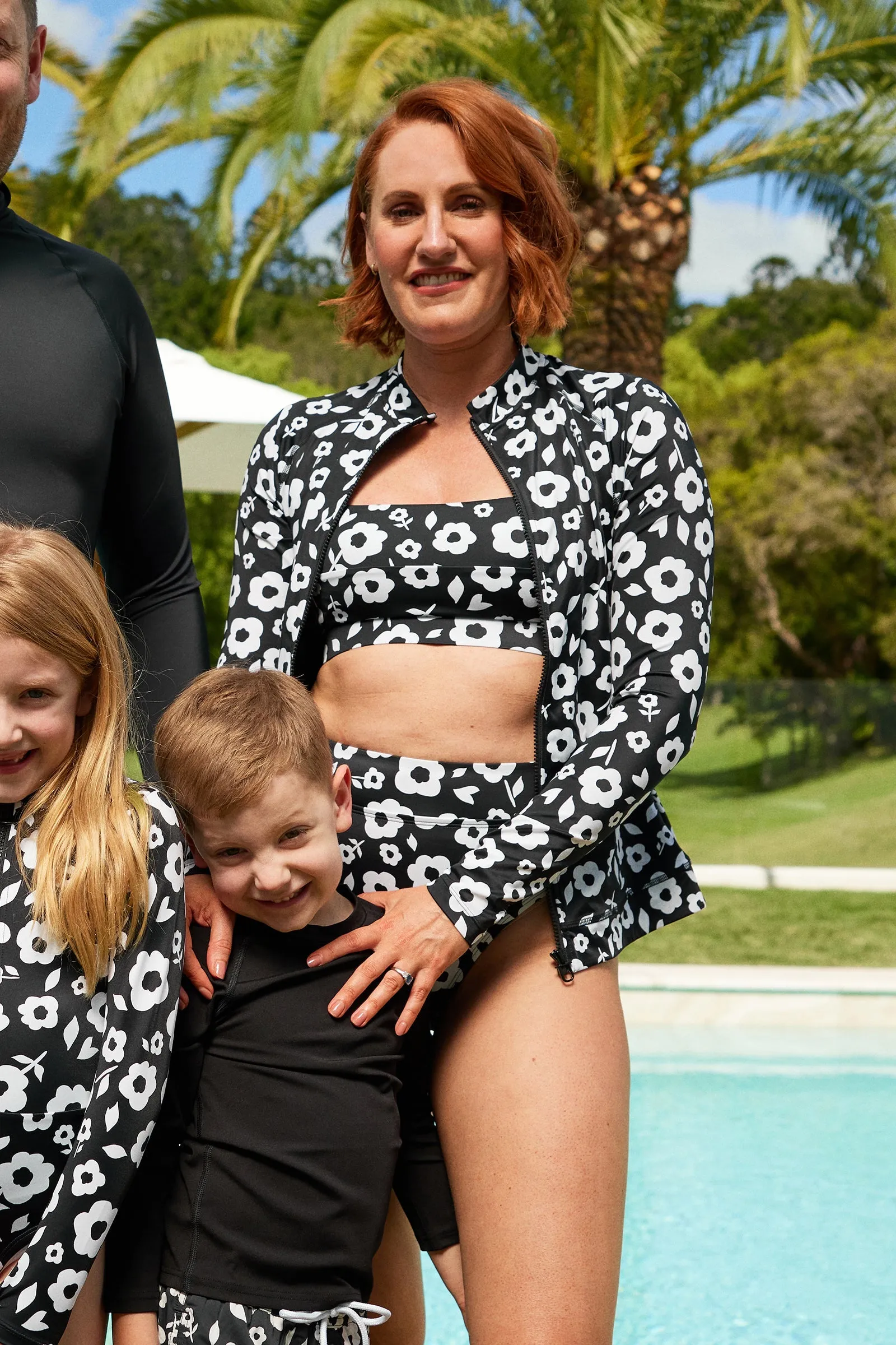 Original Sexie Rashie Top DAISY SILHOUETTE BLACK