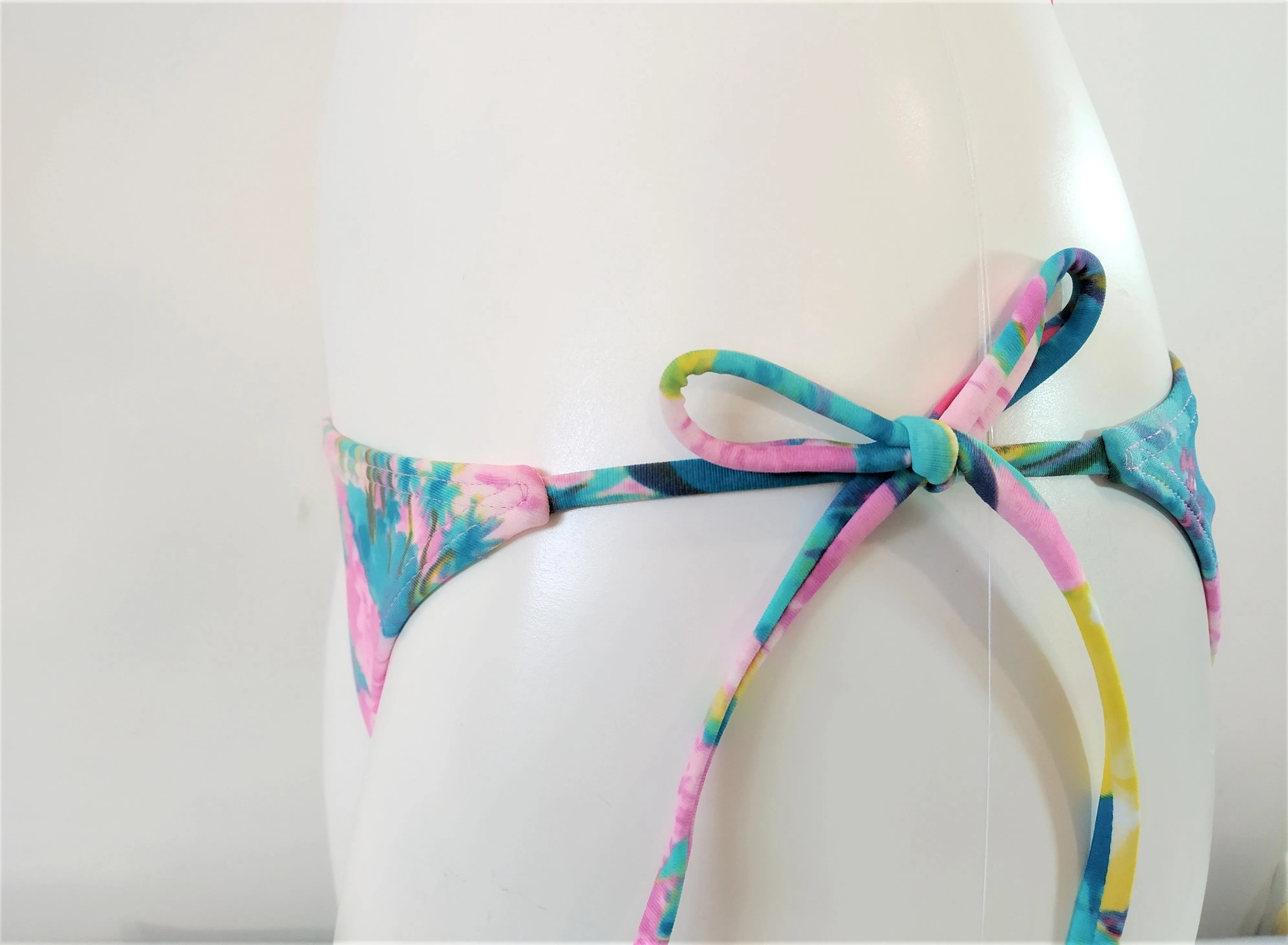 Pink Island side-tie
