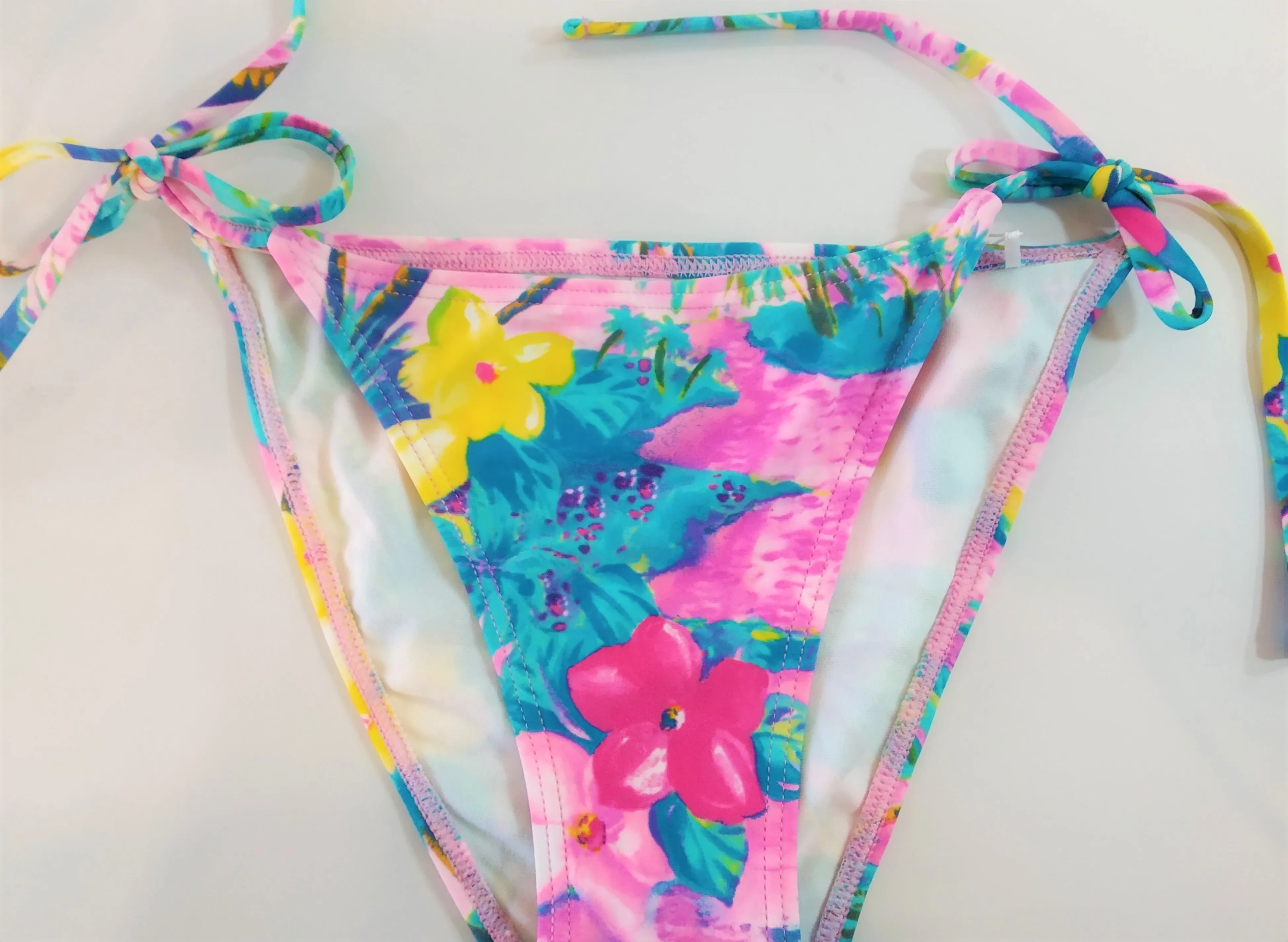 Pink Island side-tie