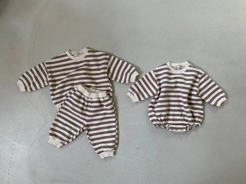 Sweatshirts and Jogger Pants (Set)