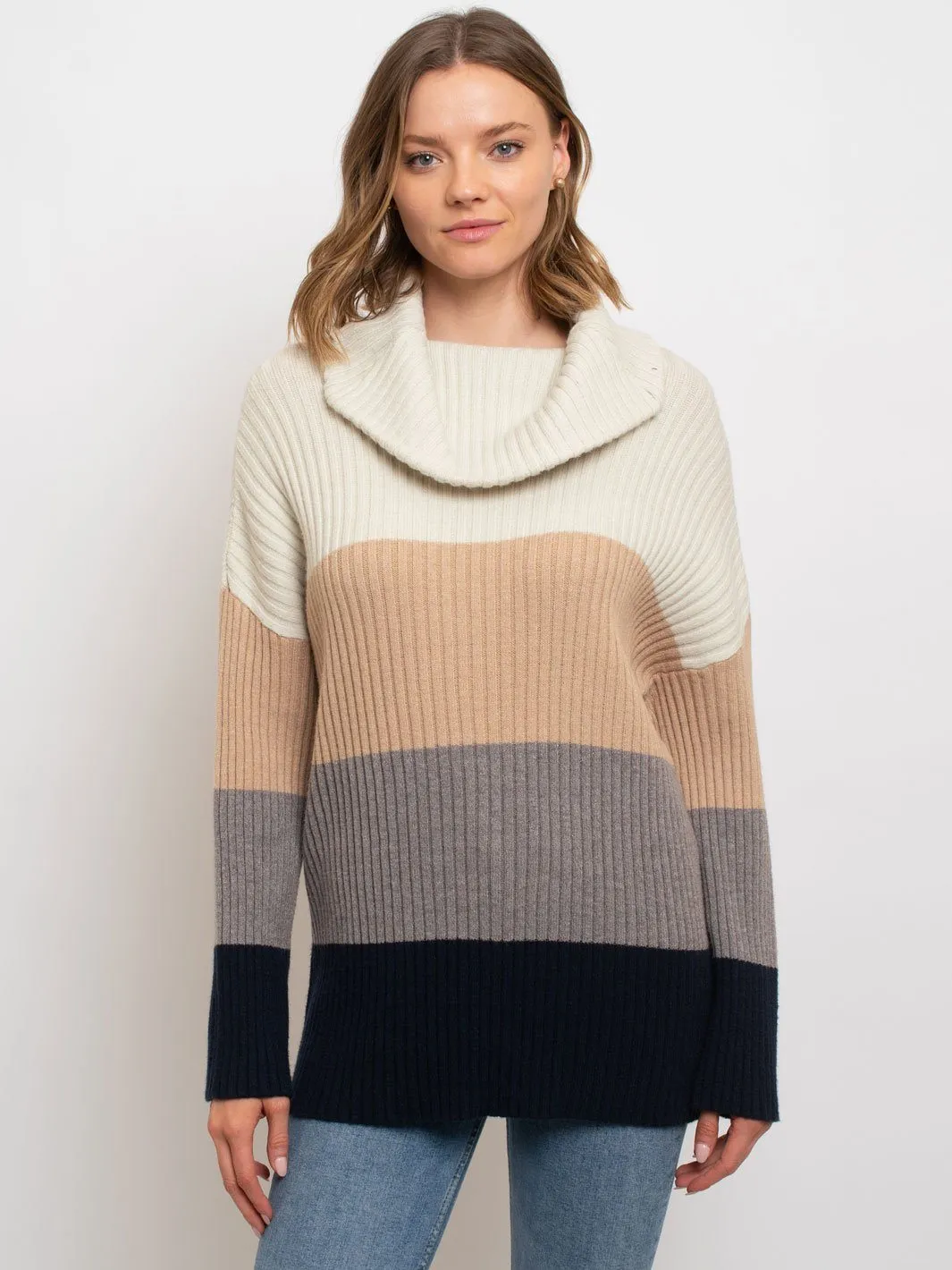 WOMEN'S COLOR BLOCK TURTLENECK SWEATER