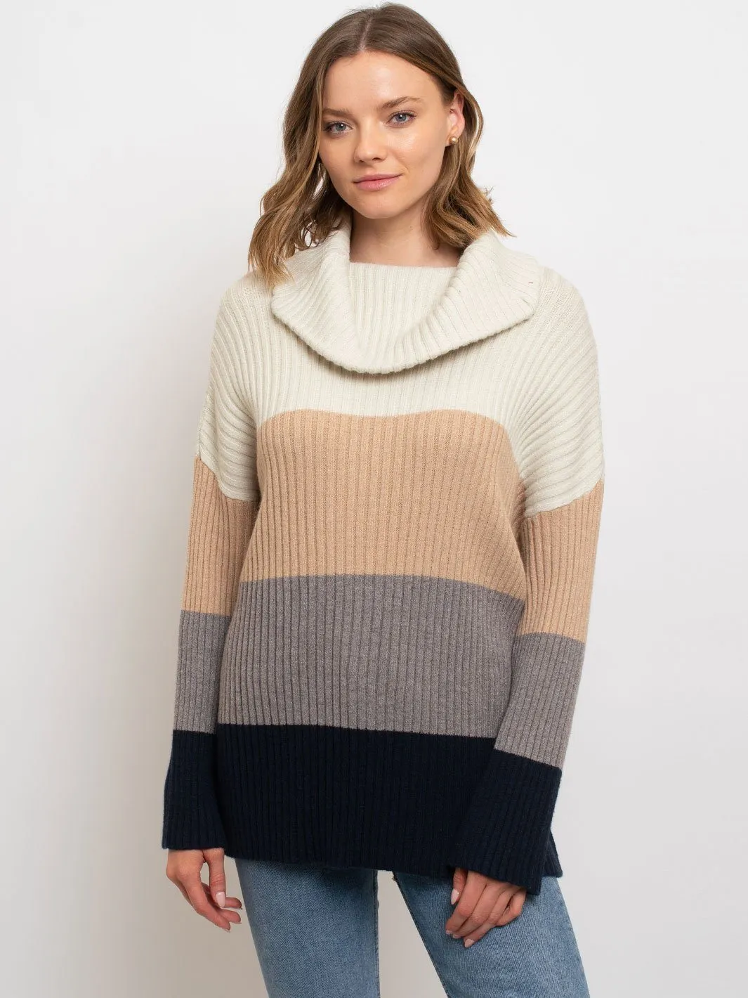 WOMEN'S COLOR BLOCK TURTLENECK SWEATER